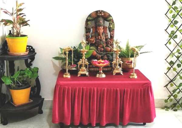 Traditional Paintings made by the home owner herself, along with antique brass artefacts make this Chennai Home truly Personal and Charming!