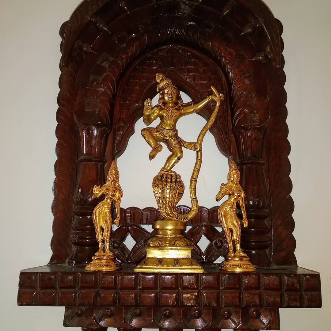 Traditional Paintings made by the home owner herself, along with antique brass artefacts make this Chennai Home truly Personal and Charming!