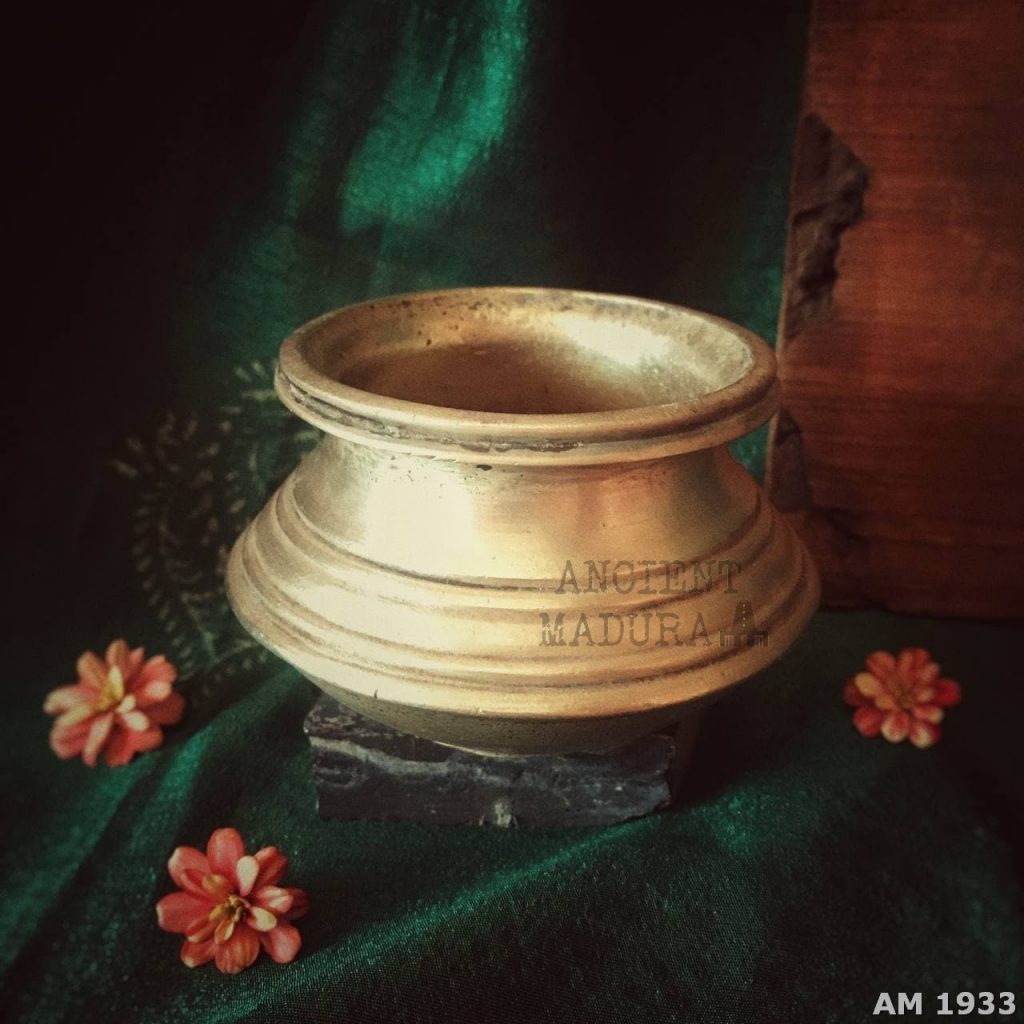 Bronze pot