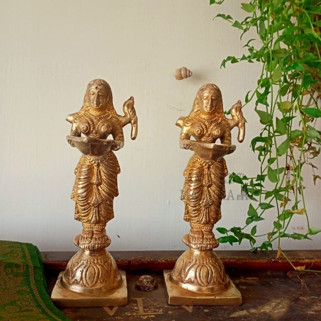 Paavai Vilakku