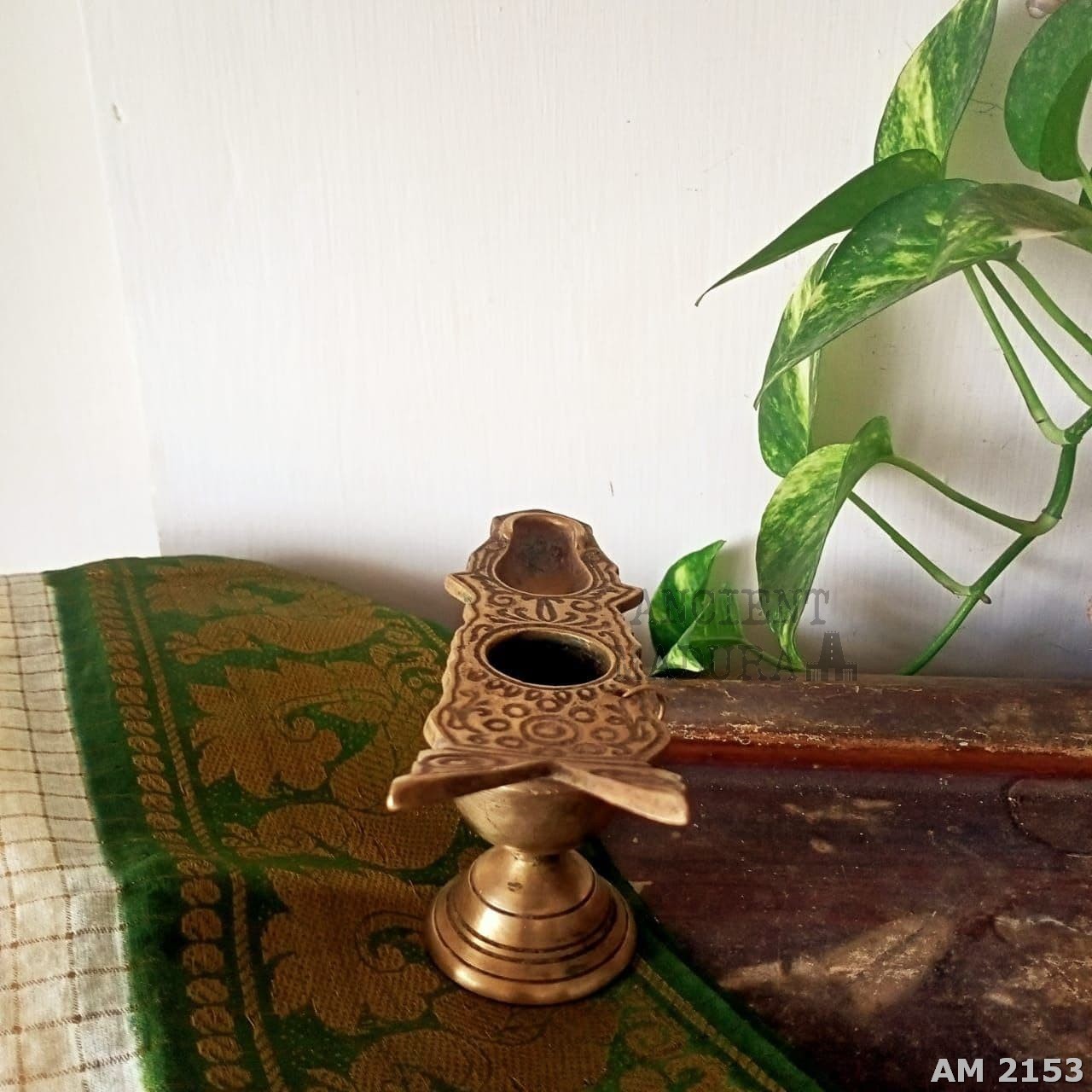 Bronze Ashtamangalya Vilakku/Changalavottom-Leaf Shaped Sacred Lamp