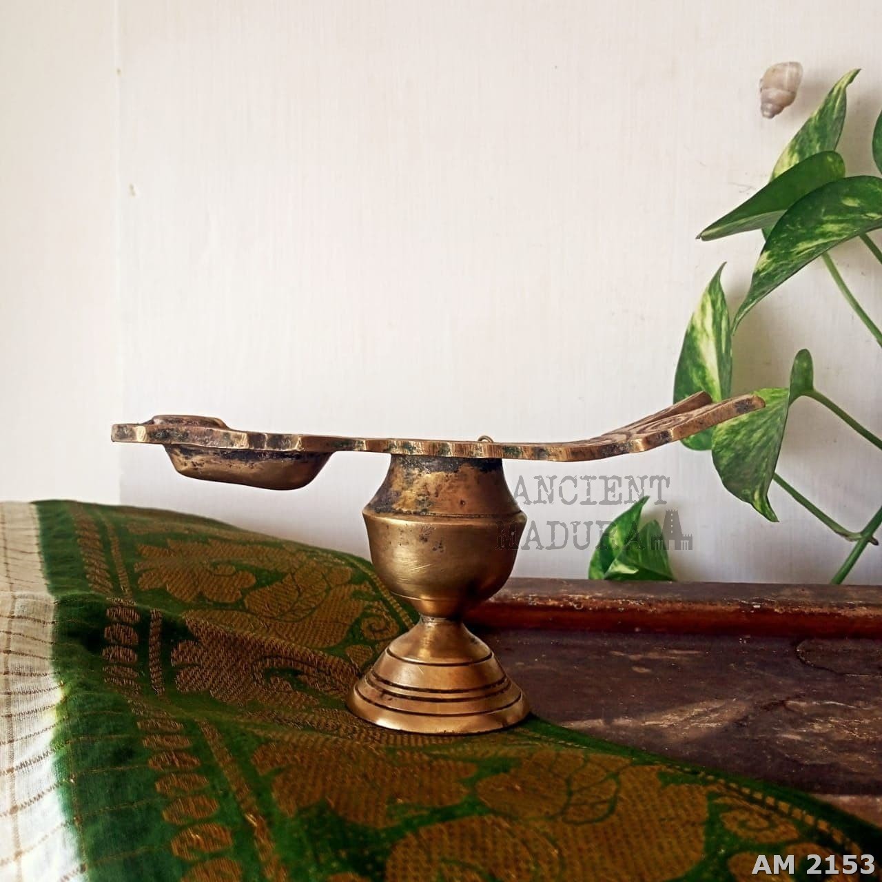 Bronze Ashtamangalya Vilakku/Changalavottom-Leaf Shaped Sacred Lamp