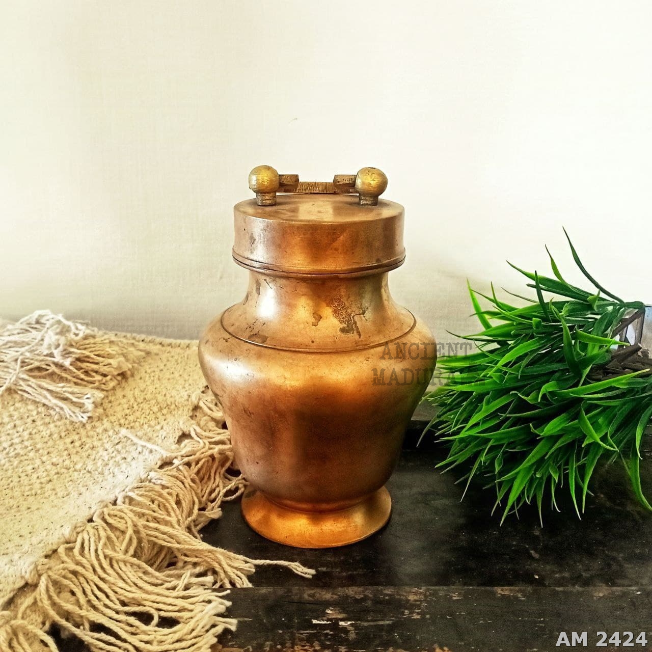 Antique products Cashew Kooja