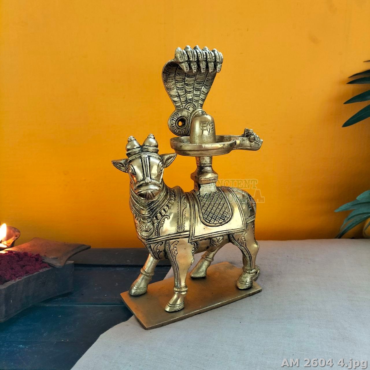Brass Nandi with Shivalingam - Image 4