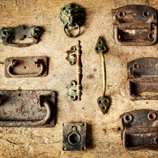 Different types of wooden fittings