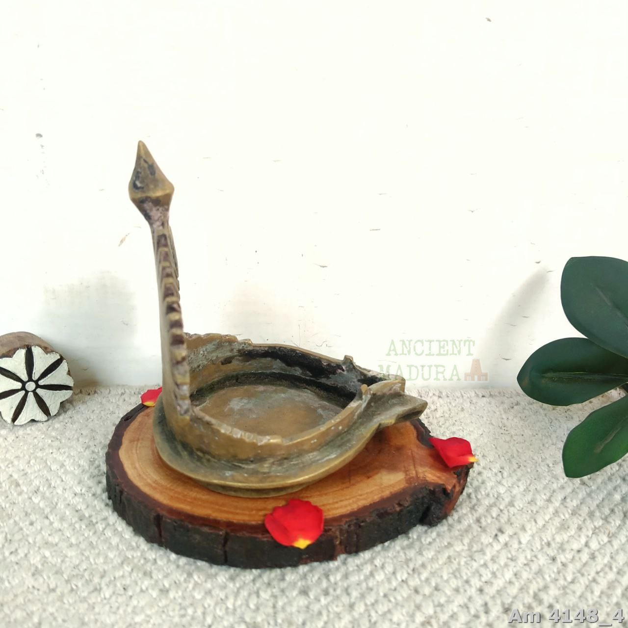 Bronze Vilakku - Vishnu Vilakku - Image 5