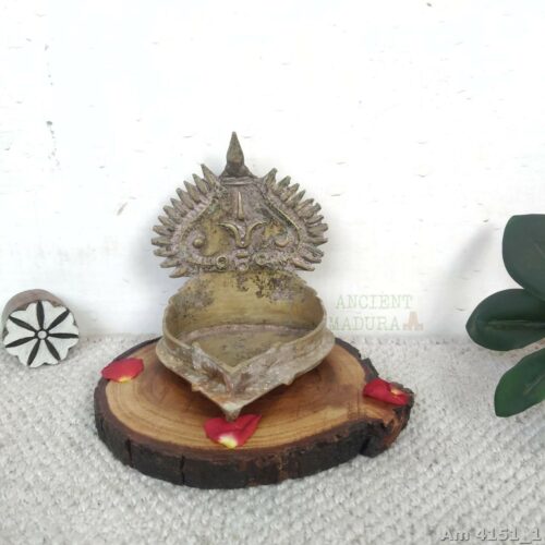 Bronze Vilakku - Vishnu Vilakku