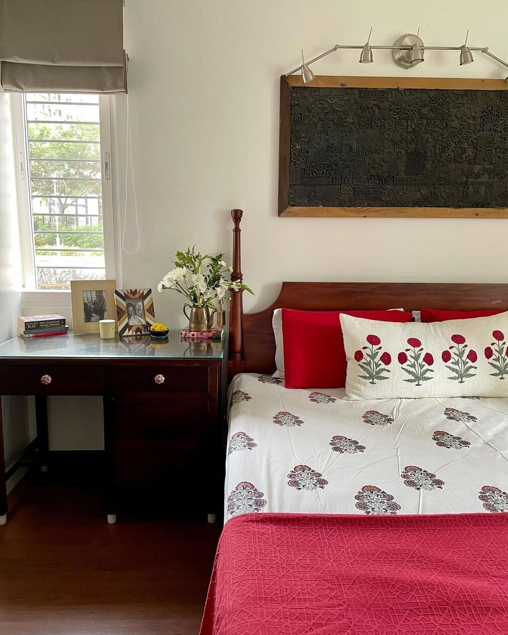 A red and white decor theme in Parvathy Girish 's Home