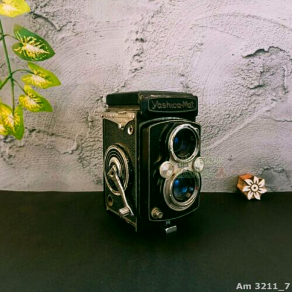 A vintage Yashica Mat Camera with  Copal MXV lens
