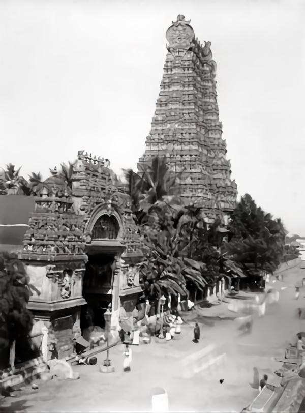 East tower of Madurai Meenakshi Temple
