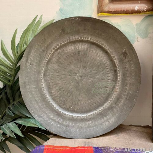 Hammered plate