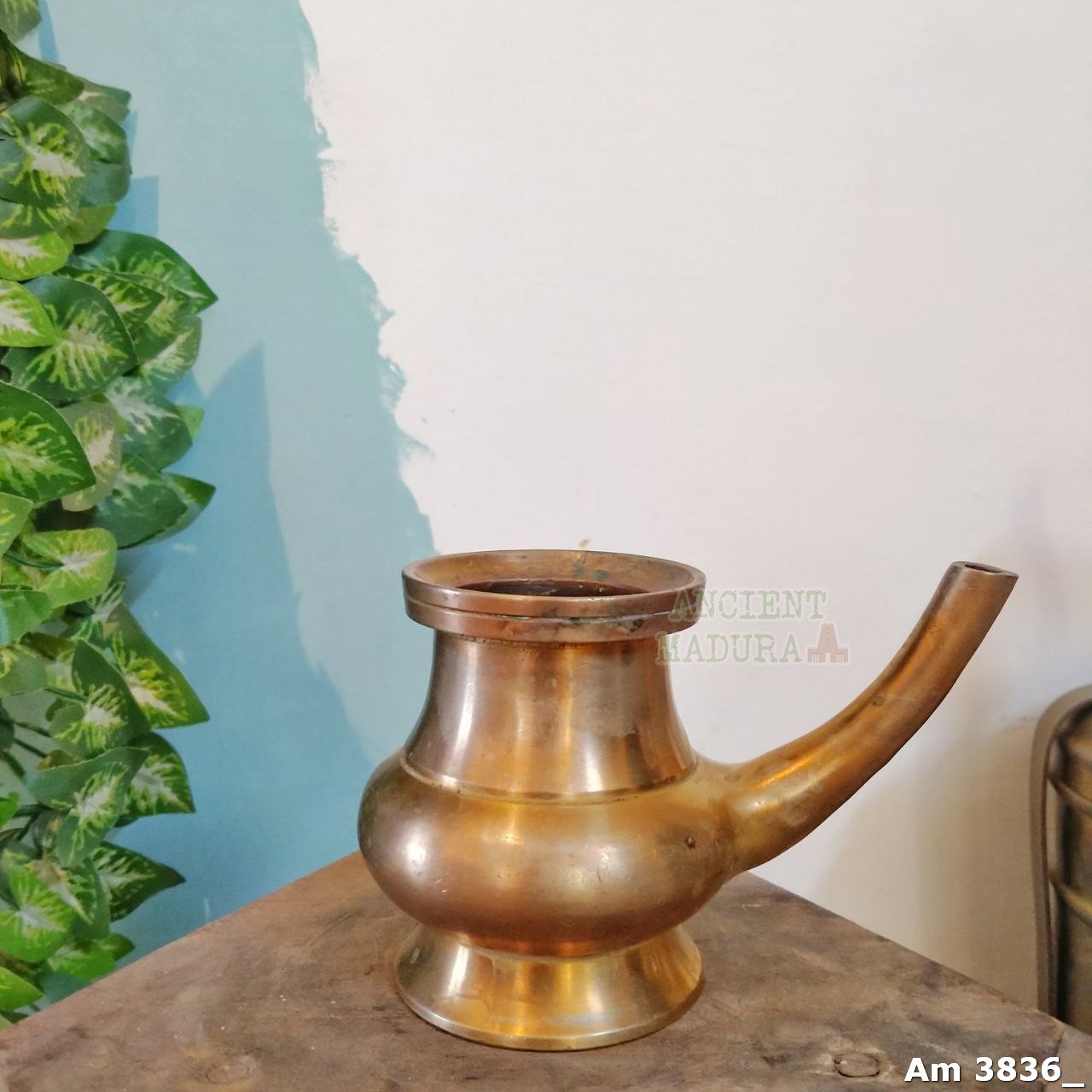 Bronze Kindi
