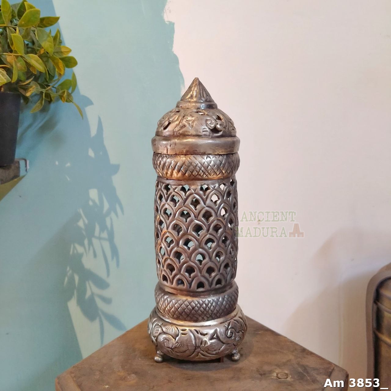 Candle holder