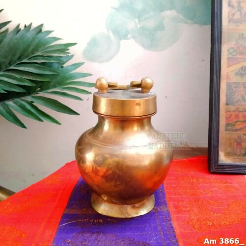 Bronze Kooja with tumbler