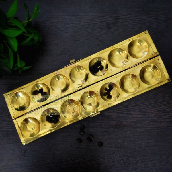 How to play Pallanguzhi : A simple Foldable Brass Pallanguzhi Board