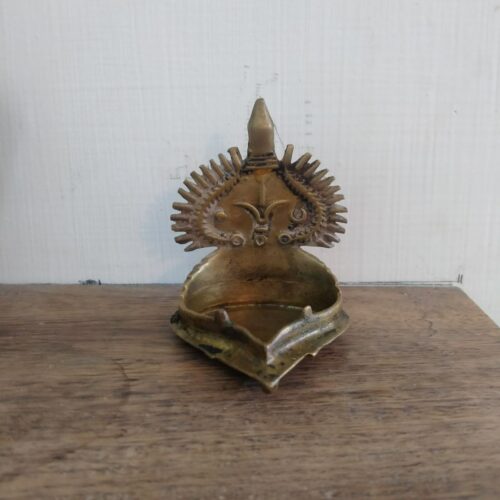 Bronze Vishnu Vilakku