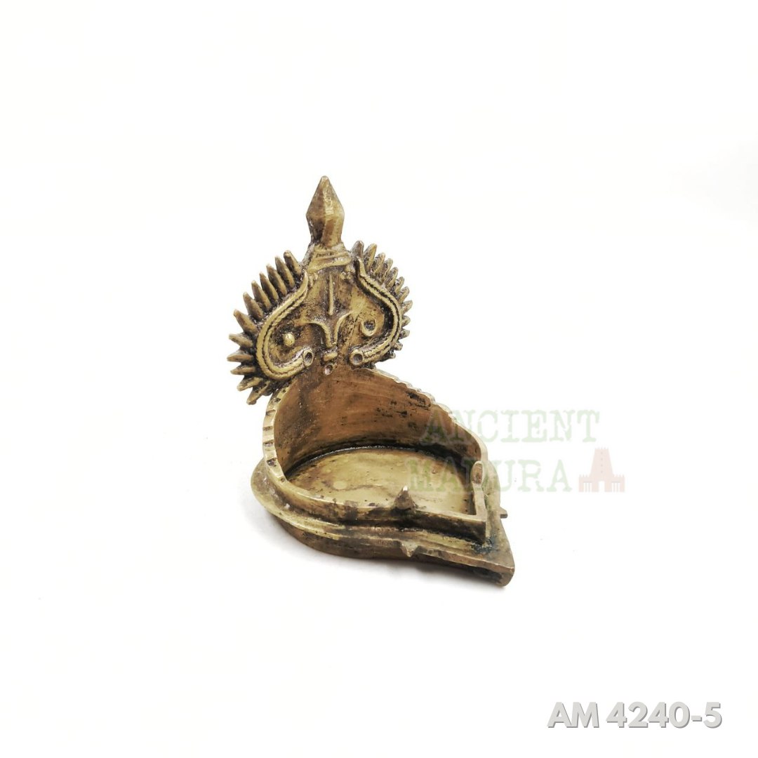 Bronze Vishnu Vilakku
