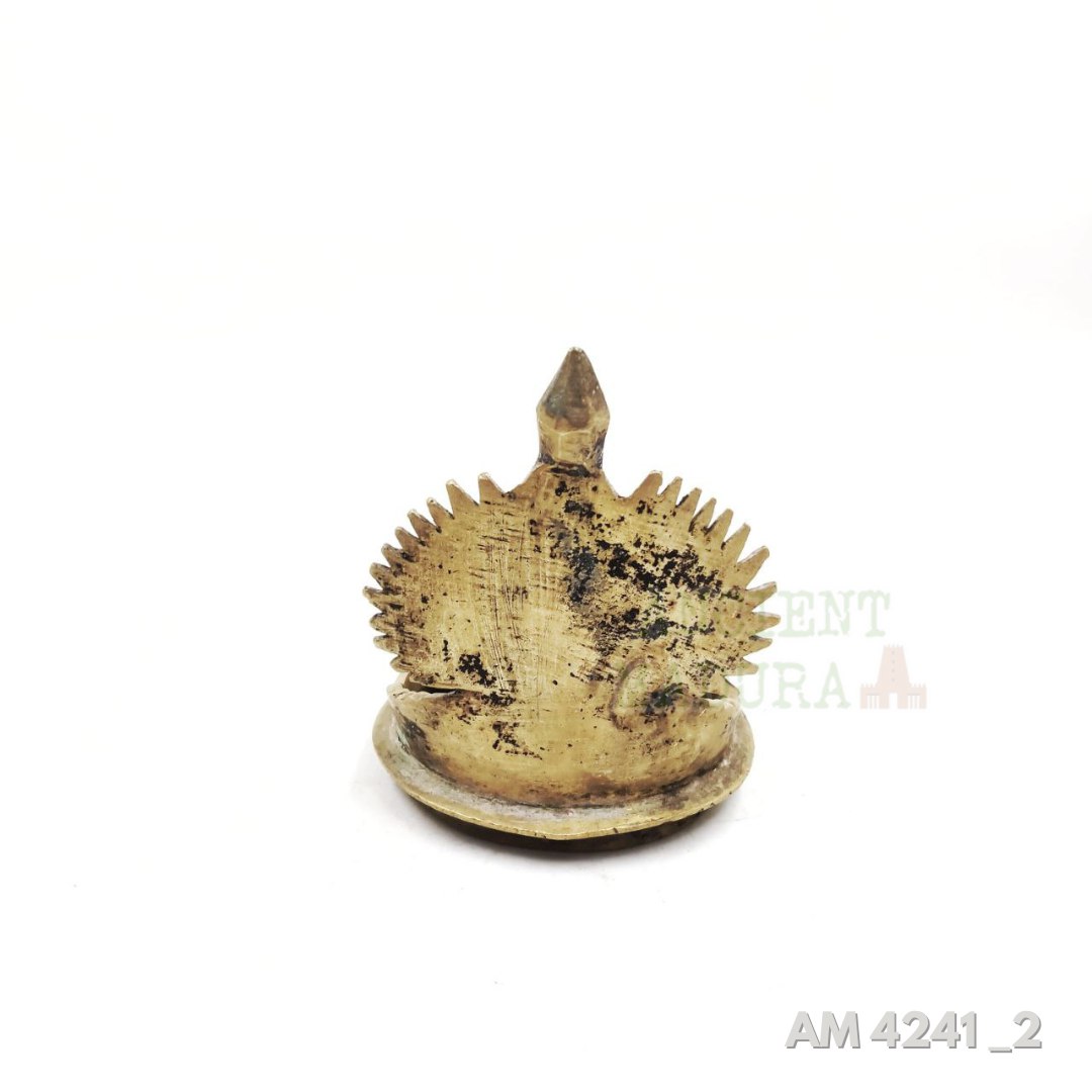 Bronze Vishnu Vilakku - Image 3