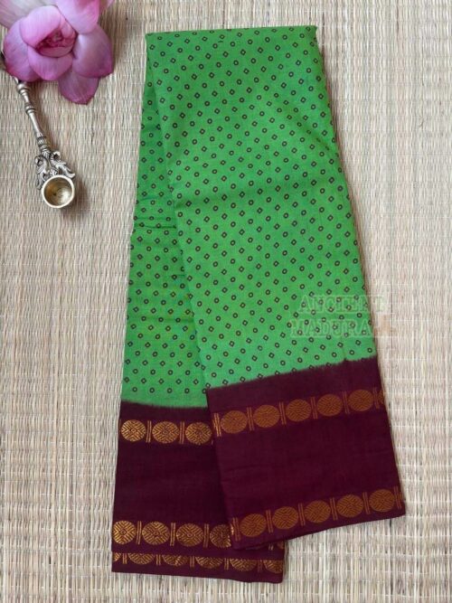Parrot green sungudi cotton saree online with maroon Rudraksh Rettapet border and gold zari
