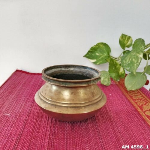 Bronze Oil Pot