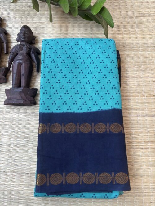 Turquoise Mukkati sungudi saree with navy Rettapet Rudraksha border, Madurai handcrafted cotton saree