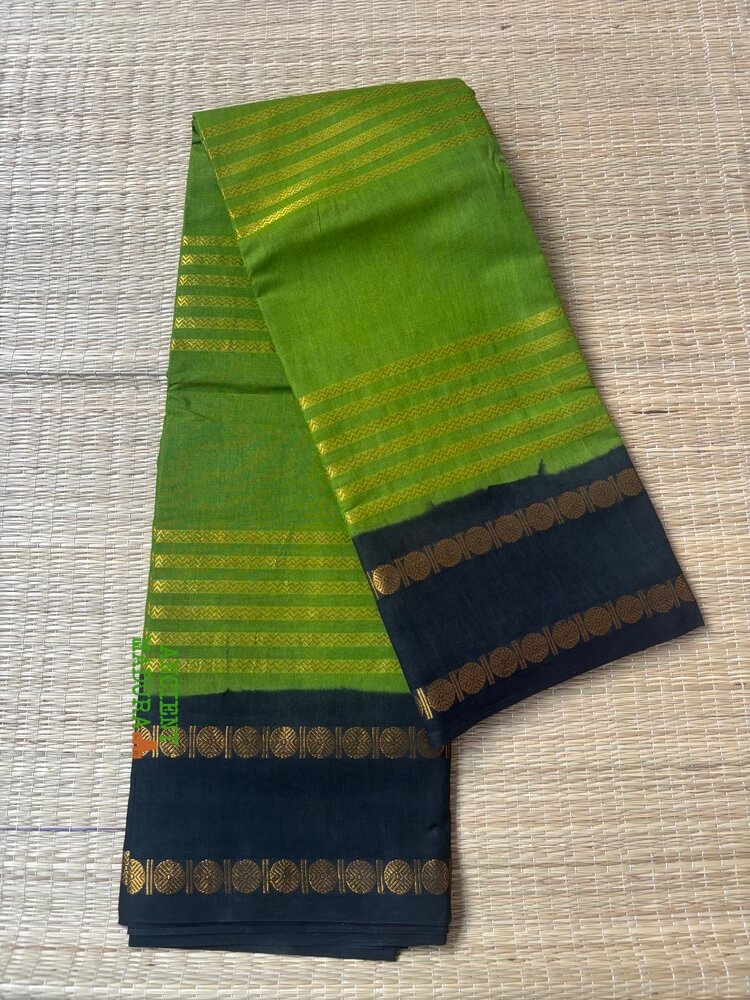 Leaf green Neli Velthari sungudi saree with black Rettapet Rudraksha border, Madurai handcrafted cotton saree