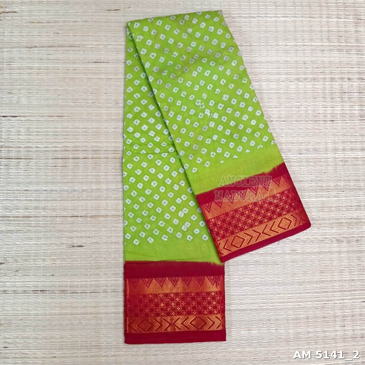 Parrot green Dotted Batik Sungudi Saree