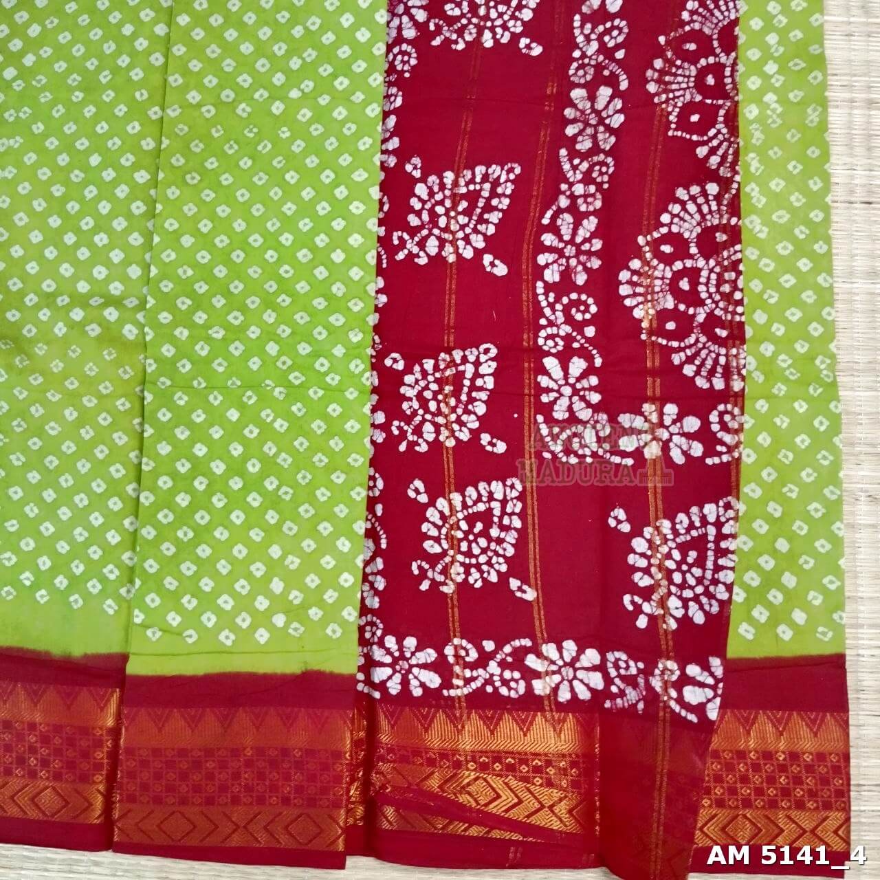 Parrot green Dotted Batik Sungudi Saree